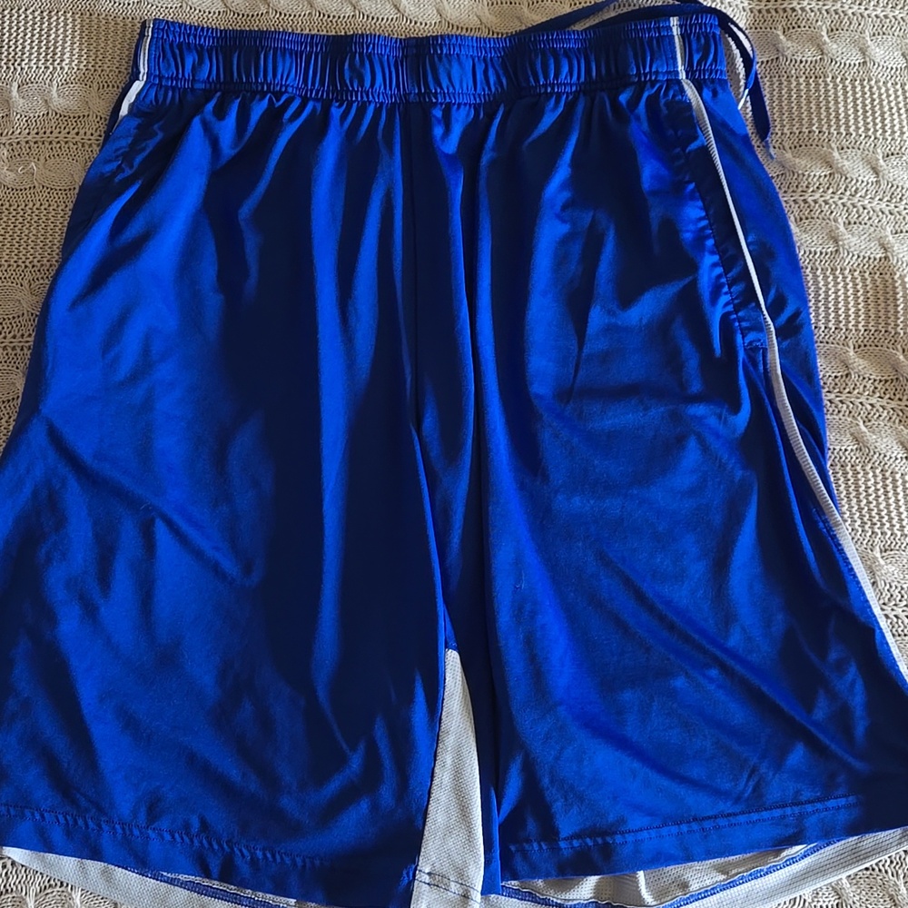 Under Armour Men's Loose Fit Athletic Shorts - Lot of 3 - Picture 3 of 12